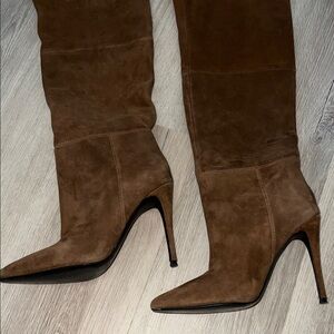 Dakota Steve Madden Brown Suede Pull on Heeled Boots. Size 7